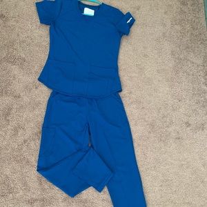 Size XS. Skechers scrub set